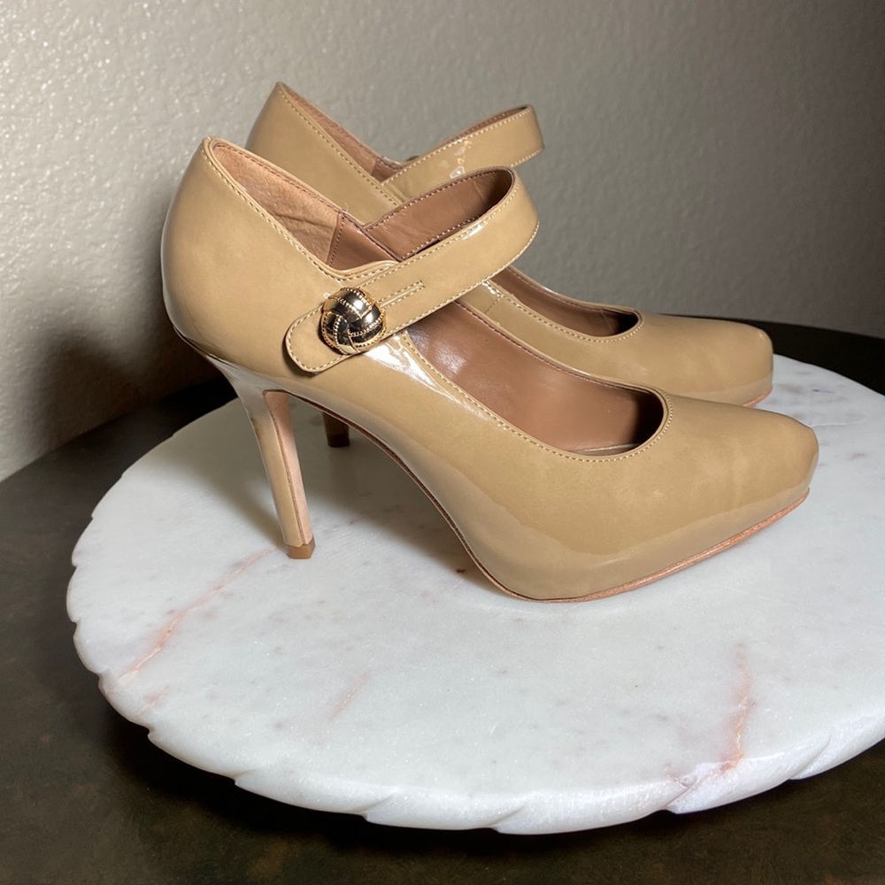 white black house market heels